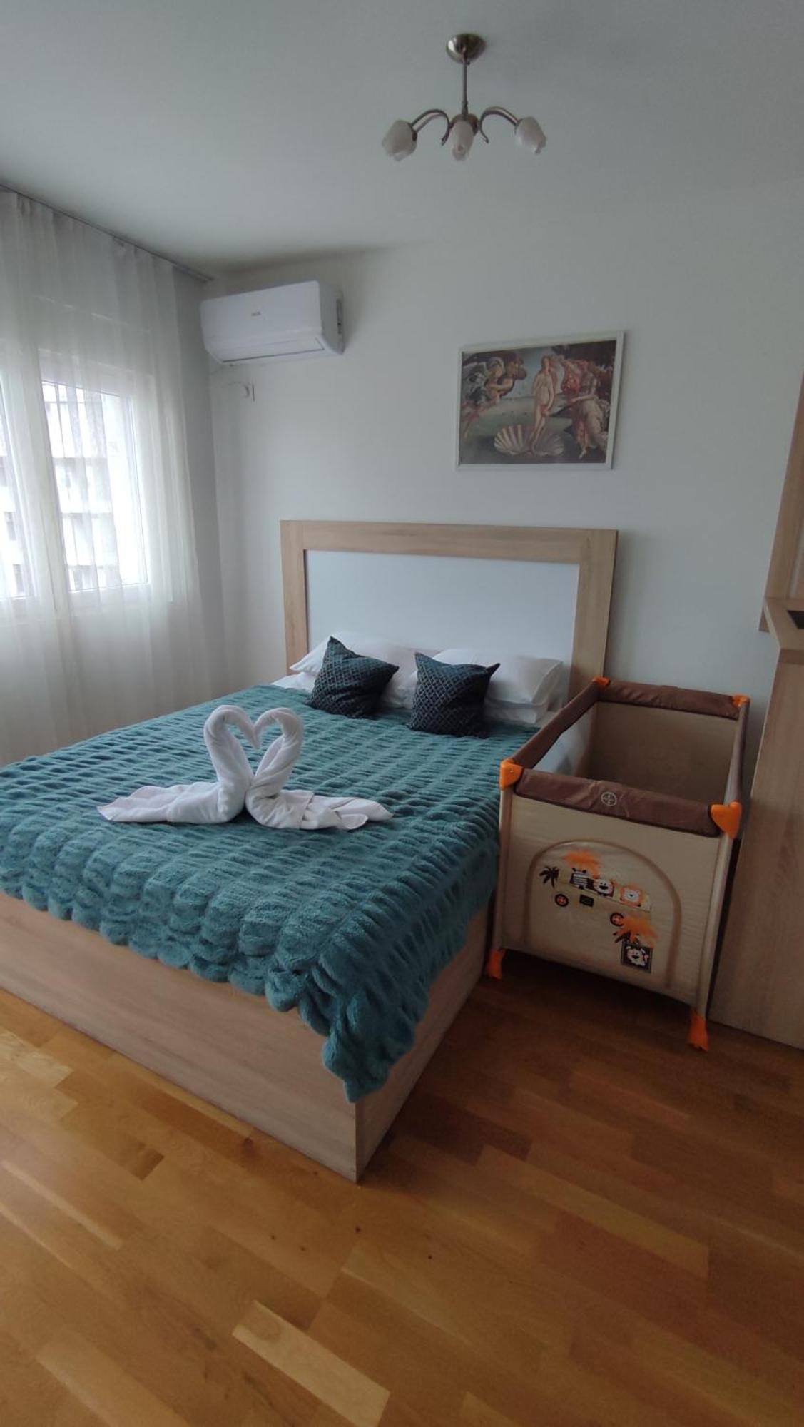 Apartmani Stari Aerodrom Подгориця Екстер'єр фото